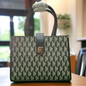 Essence Black Handheld Sling